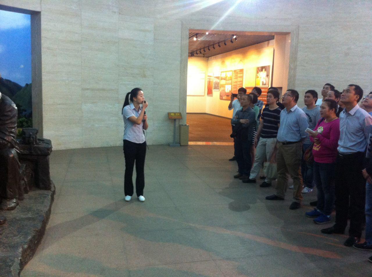 集团公司组织全体党员干部加入“把纪律挺在前面”教育主题活动